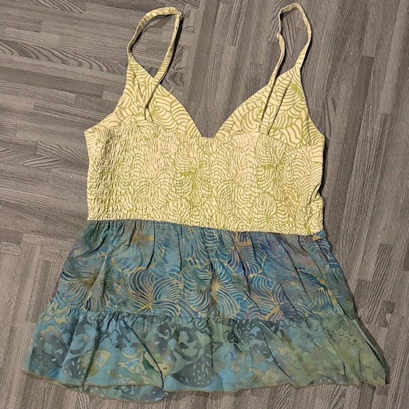 Multicolor Sleeveless Top with Patterned Design - Picture 3 of 4